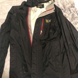 Mountain hardware black raincoat